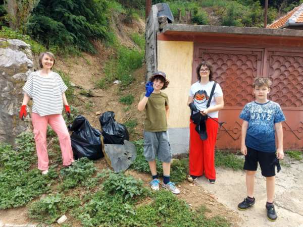Acțiunea comunitară de ecologizare organizată de MKBT, Bike Attack, Nevo Parudimos și WeWilder